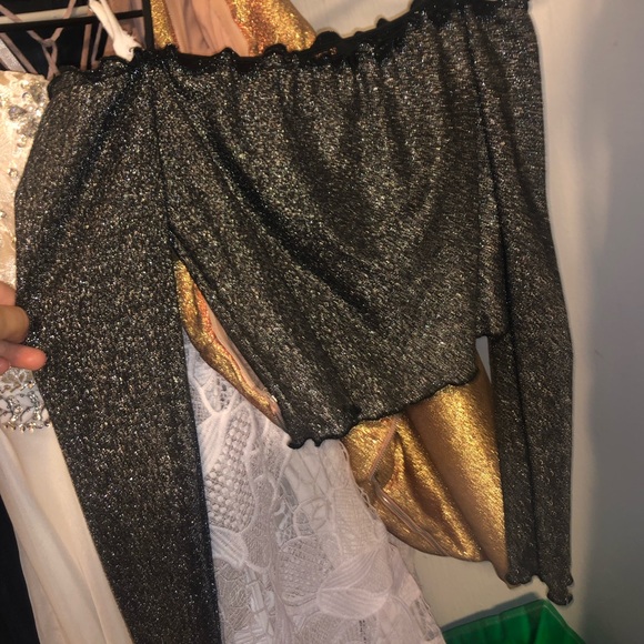 Forever 21 Tops - Forever 21 sparkly off the shoulder top Forever 21 Tops - Forever 21 sparkly off the shoulder top